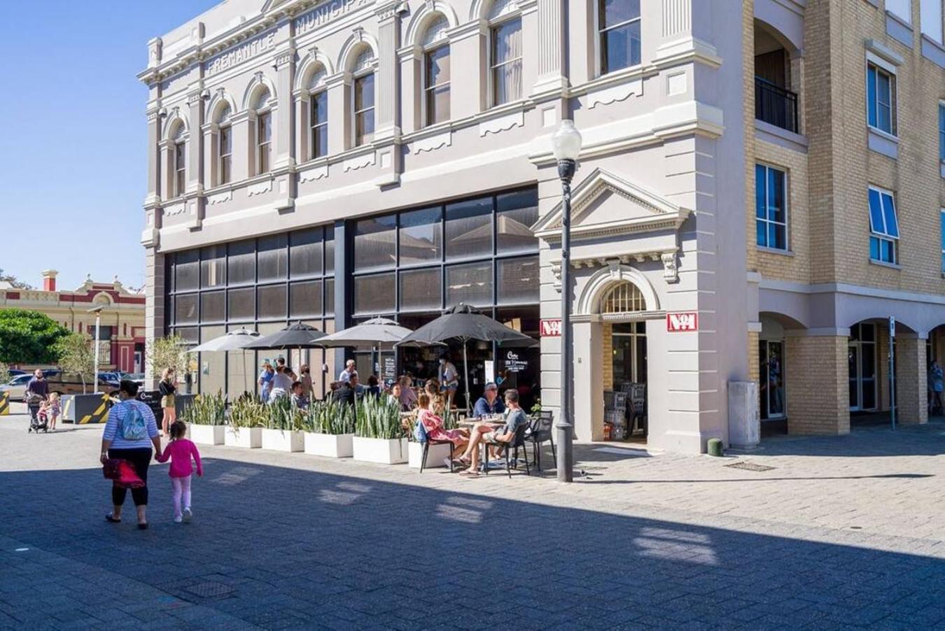 West End Warehouse Historical Opposite Beach Fremantle Exteriör bild